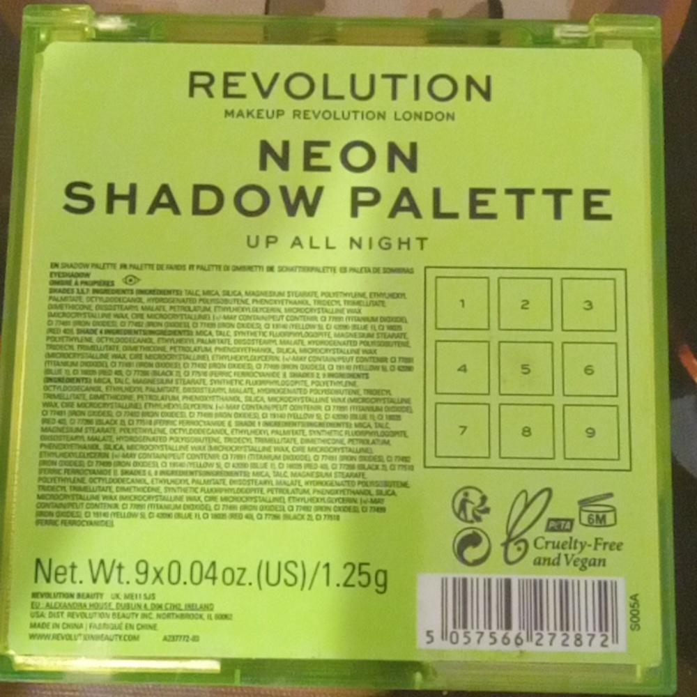 Revolution Vibrant Green and Yellow Eyeshadow Palette - Picture 3 of 3